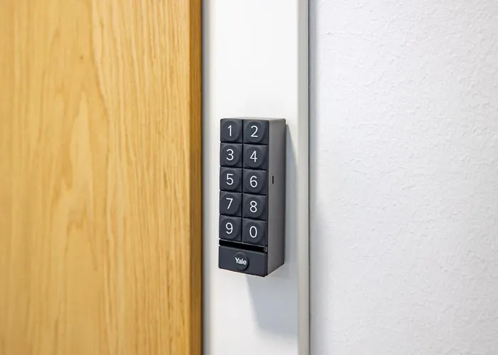 Uleabo Splendid 3-room In Centrum アパート